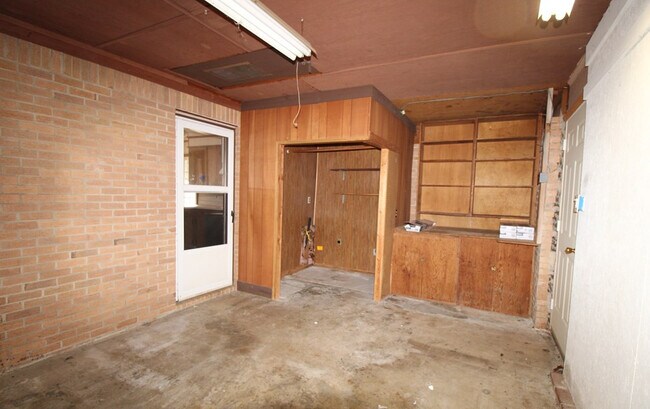 Building Photo - 2378 Valleybrook Rd