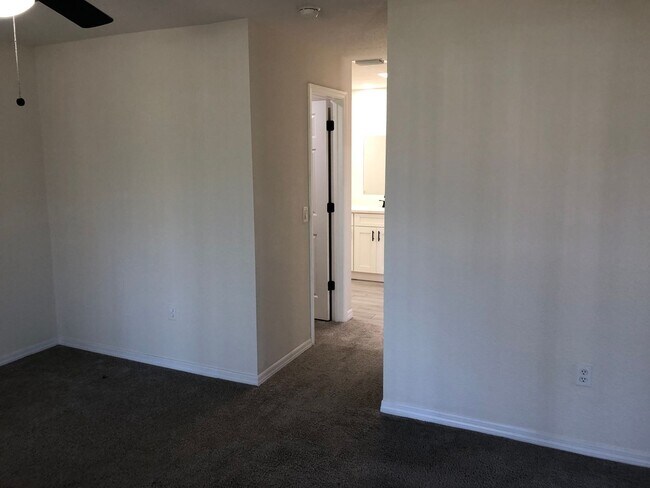 Building Photo - Spacious & Stylish 4-Bedroom Home – Prime ...