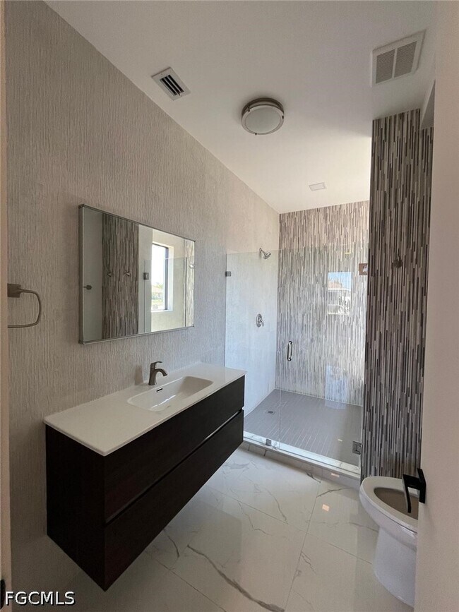 Building Photo - 1832 NW 22nd Pl