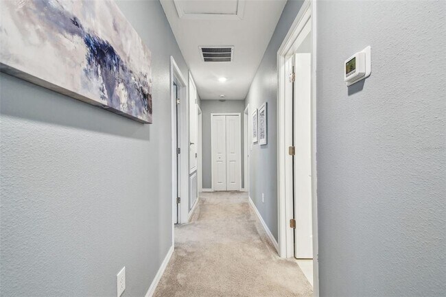 Building Photo - 8887 Little Bluestem Dr
