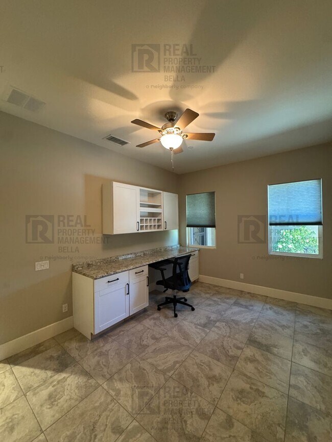 Building Photo - Beautiful Winchester Home with Open Floor Plan, Office & Solar