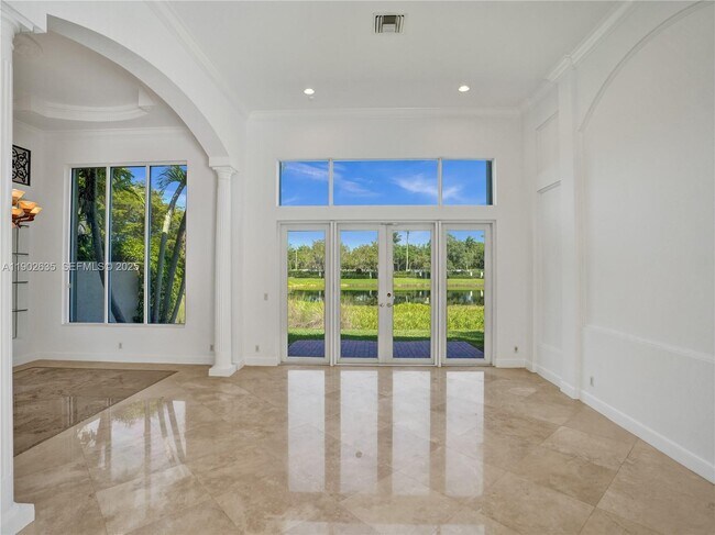 Building Photo - 16291 Bristol Pointe Dr