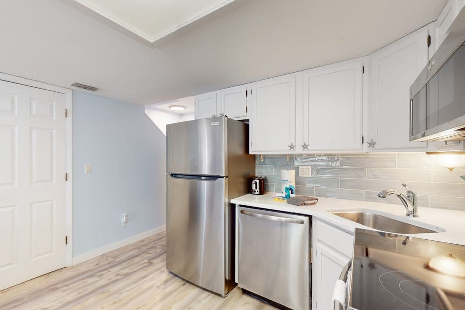 Building Photo - 3402 Gulf Dr