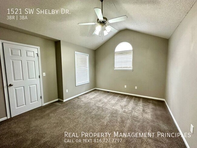 Building Photo - 1521 SW Shelby Dr