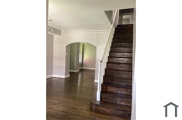 Building Photo - 3 Bedroom 2 Bathroom home