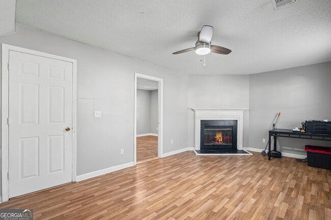 Building Photo - 5626 Pine Gate Dr