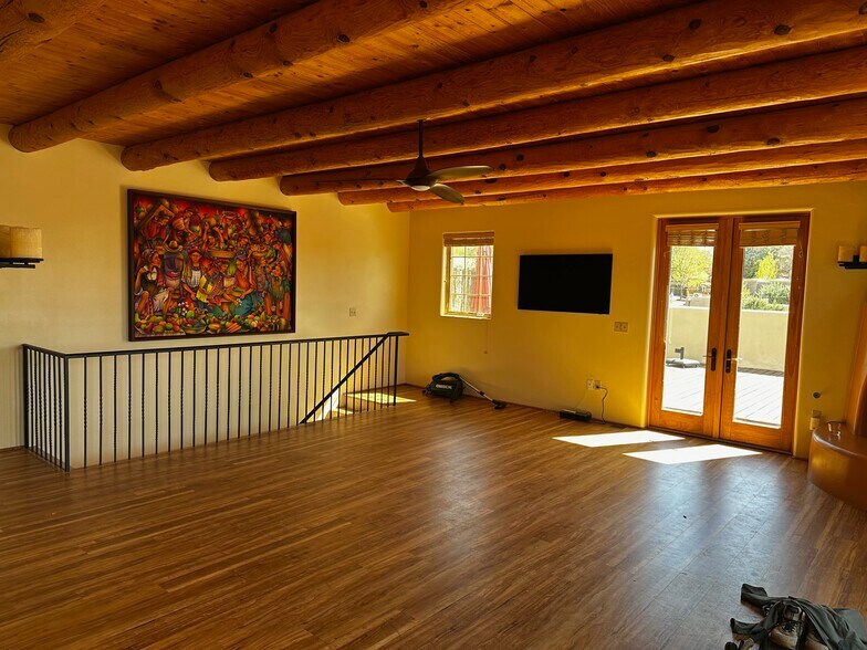 Open floor plan - 501 Rio Grande Ave