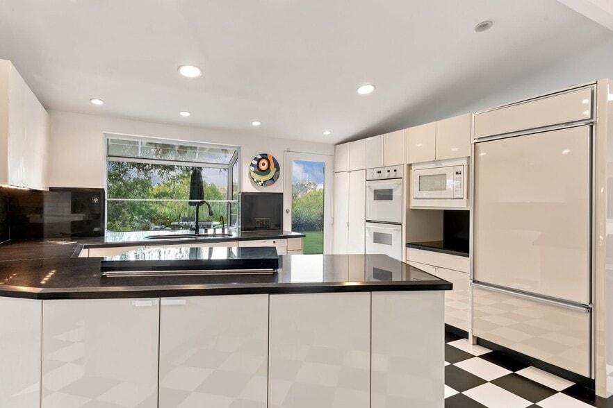 Building Photo - 3231 Oakley Dr