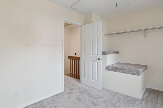 Building Photo - Charming 2-Bedroom 2 Bathroom Townhome with Finished Basement In Prime Lafayette Location!