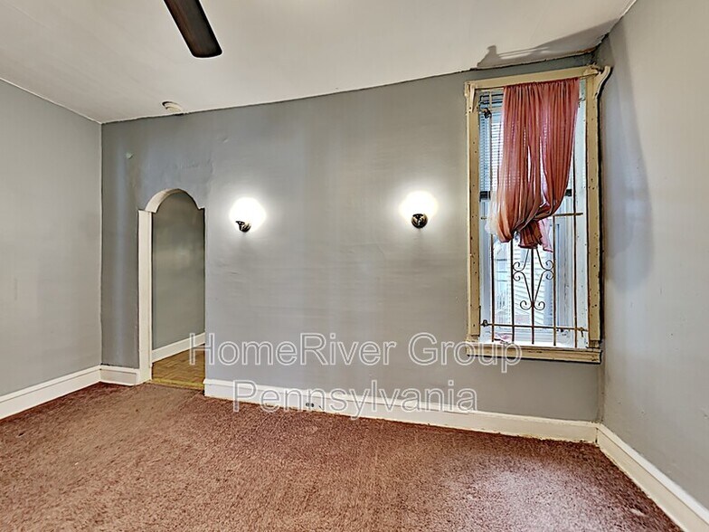 Building Photo - 110 N 61st St