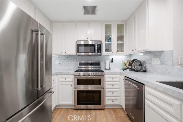 Building Photo - 120 Jadestone