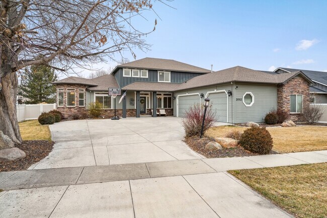 Building Photo - 2012 W Rock Creek Dr