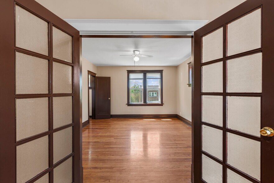 Building Photo - 3925 Dunnica Ave