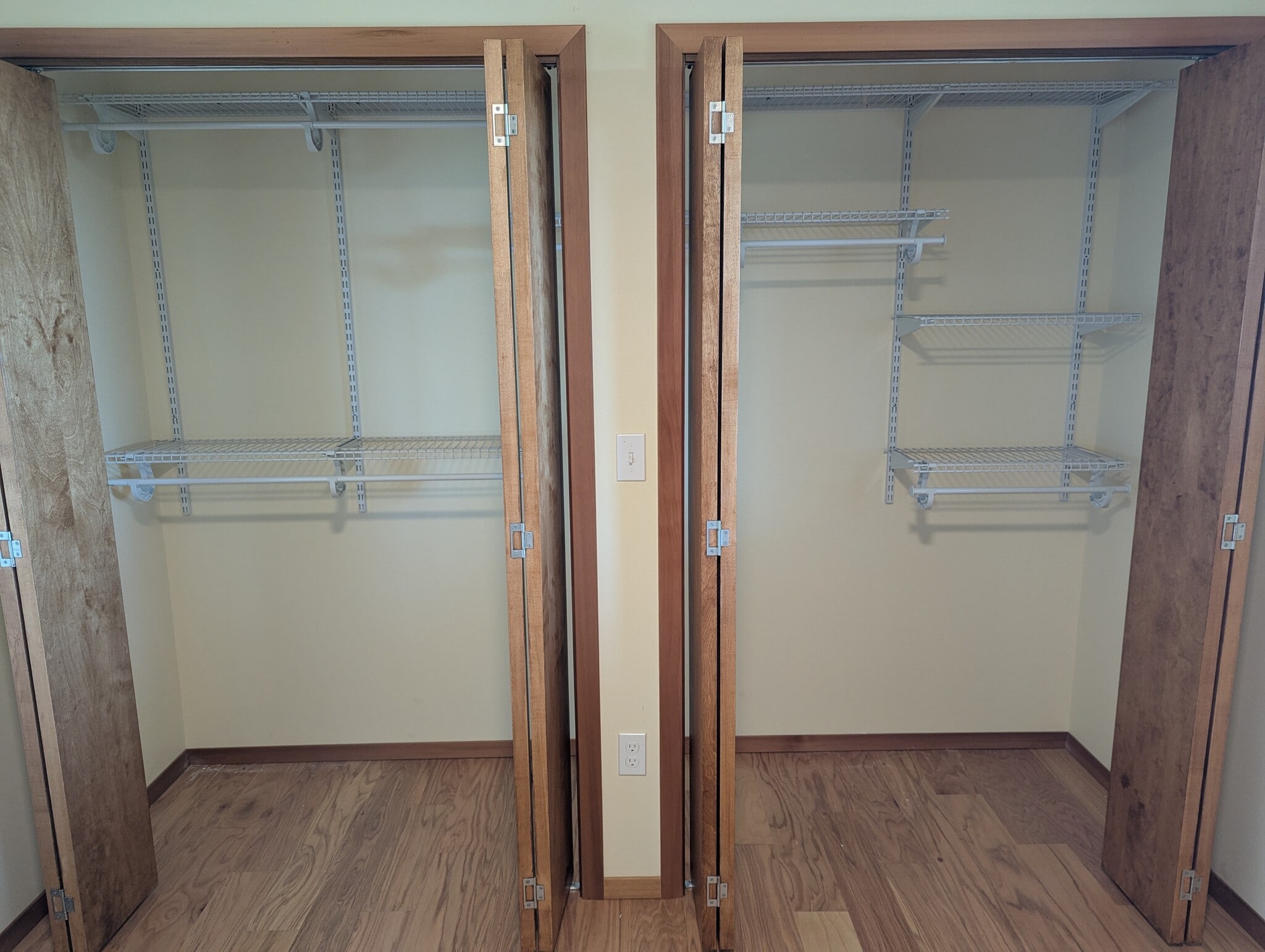 BRshelving - 144 Upper Bluff Rd