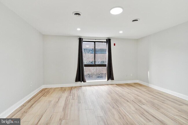 Building Photo - 1711 South St