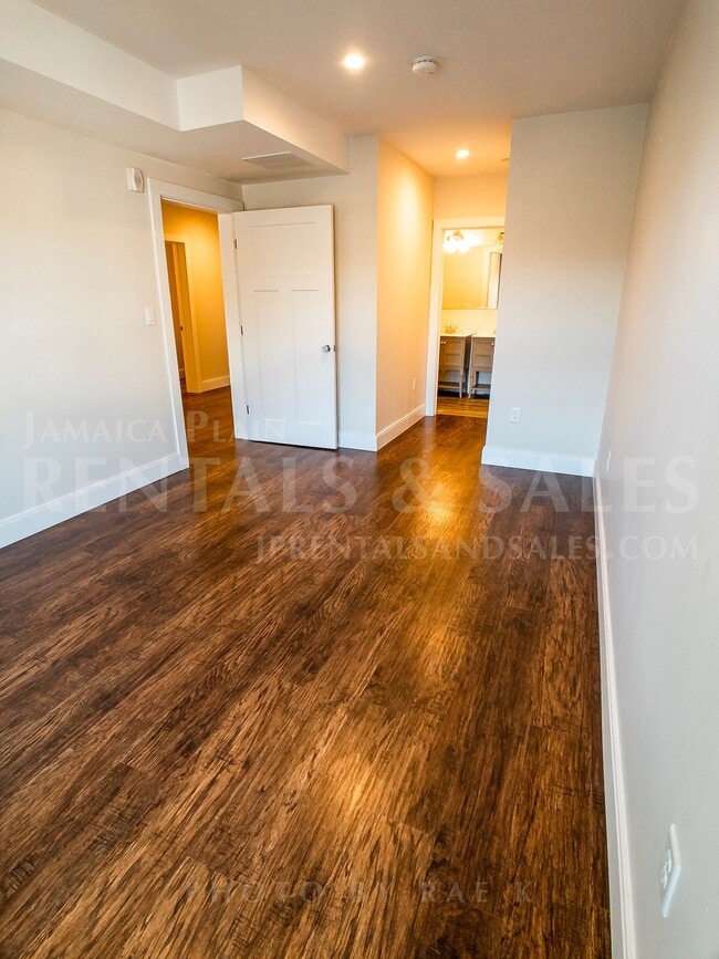 Building Photo - 76 Stonley Rd