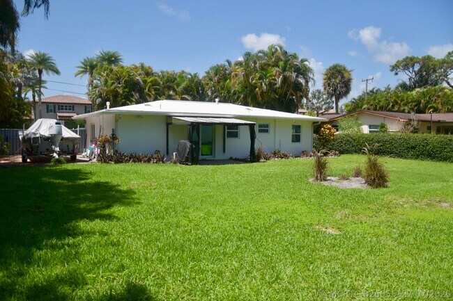 Building Photo - 219 Old Jupiter Beach Rd