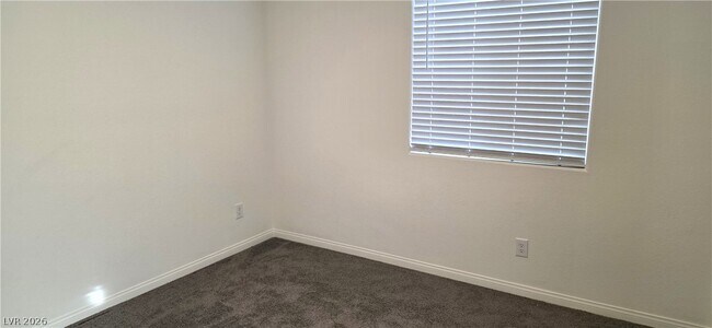 Building Photo - 427 Larksong Ave