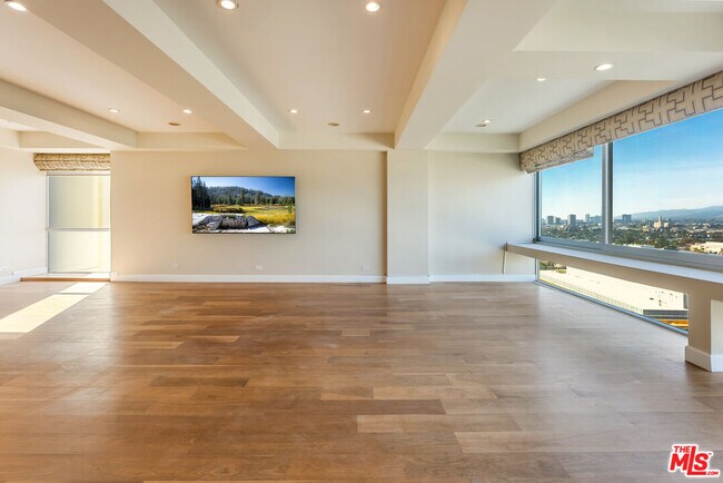 Building Photo - 2220 Ave of the Stars