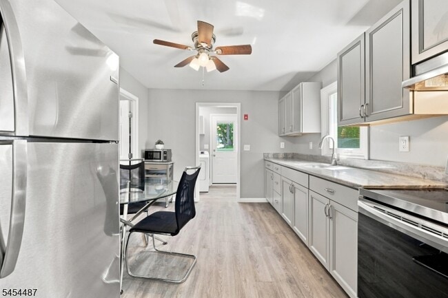 Building Photo - 14 N Glen Ave