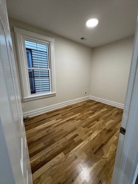 Building Photo - 87 6th St