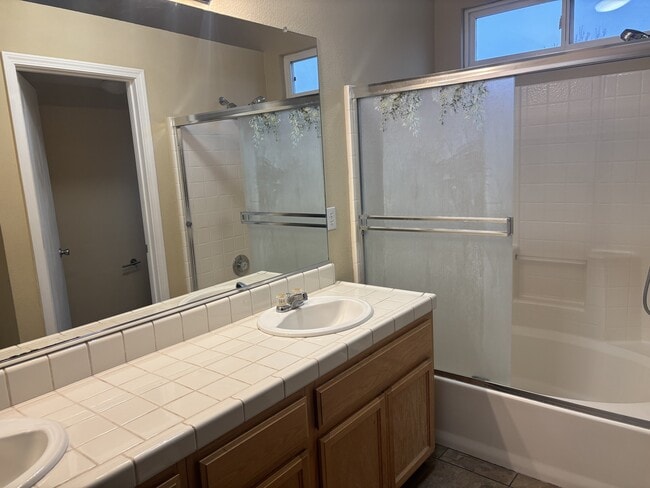 Building Photo - 2520 Arcadia Ct