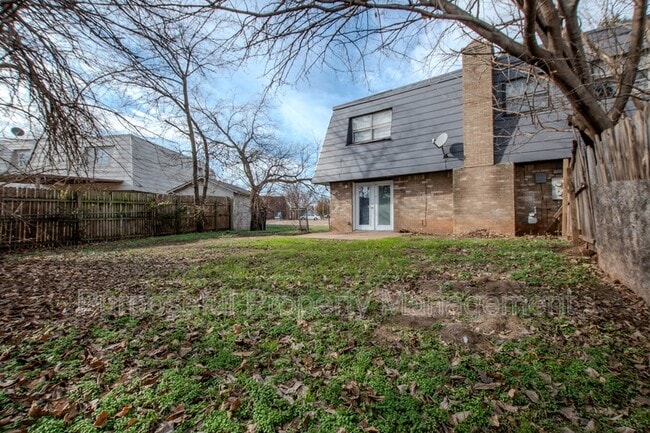 Building Photo - 6814 Lancer Ln