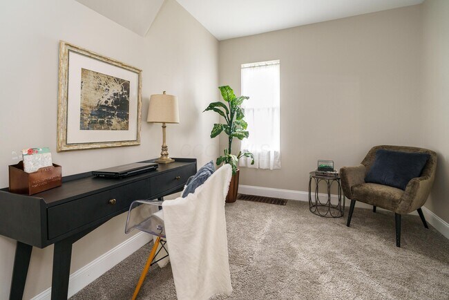 Building Photo - 2220 Sale Rd