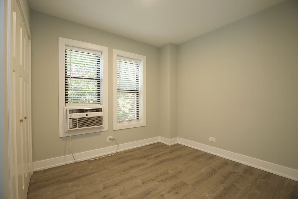 Building Photo - 508 W Belmont Ave