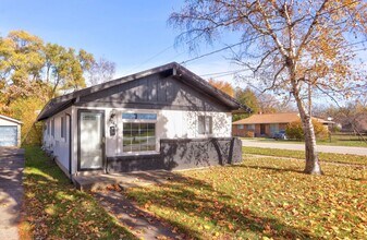 Building Photo - Open concept home in the City of Saginaw!