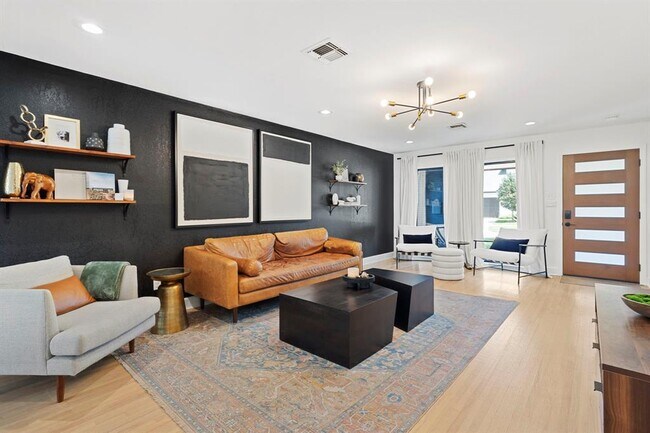 Building Photo - 8537 Panatella Dr