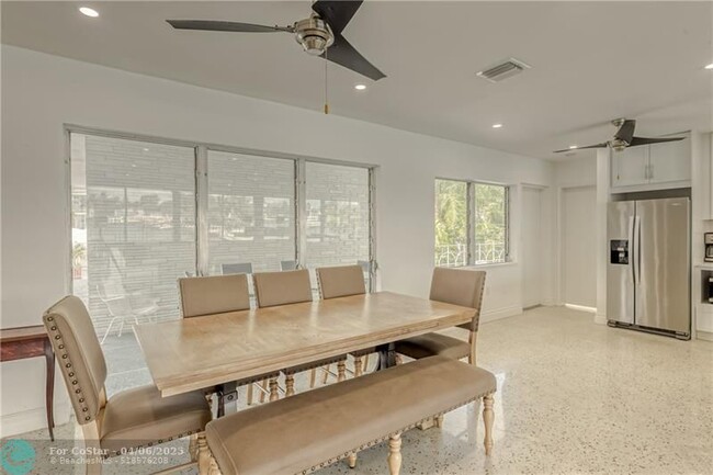 Building Photo - 2717 Yacht Club Blvd