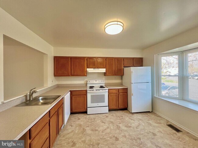 Building Photo - 6160 Majors Ln