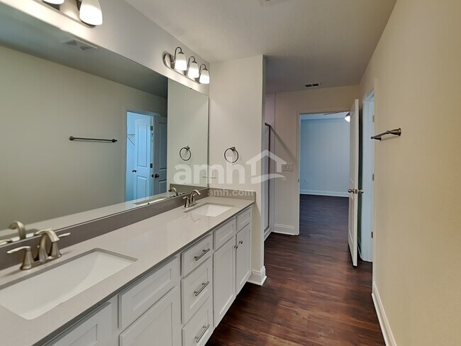 Building Photo - 6182 Little Blf Cir