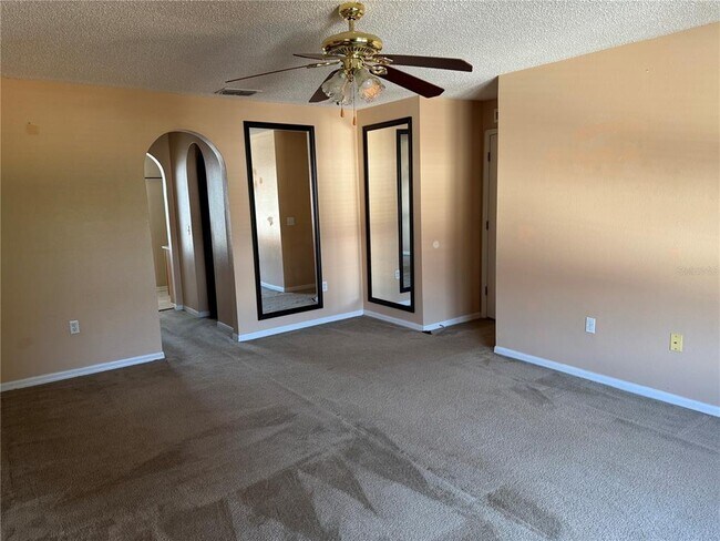 Building Photo - 712 Waxwing Ct