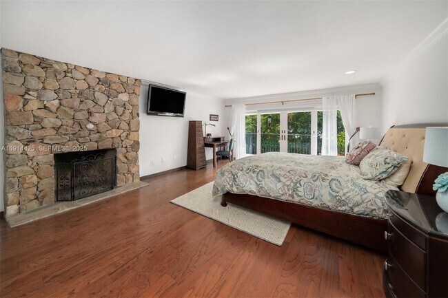 Building Photo - 10645 SW 89th Ct