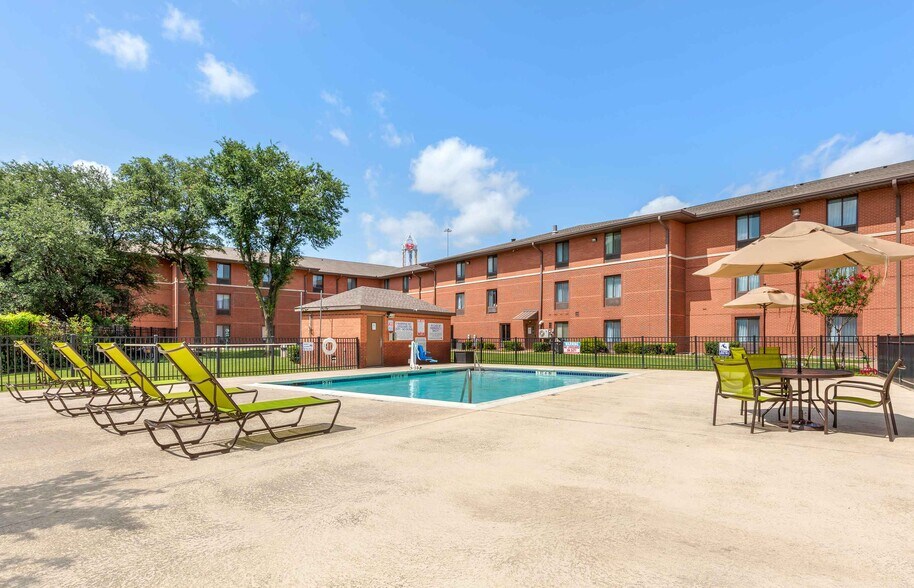 Building Photo - Furnished Studio-Arlington - Six Flags