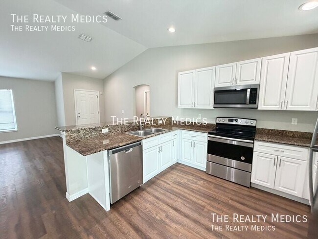 Building Photo - 4781 SW 166th Ln