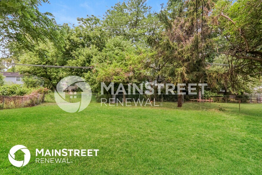 Building Photo - 5112 Benham Dr