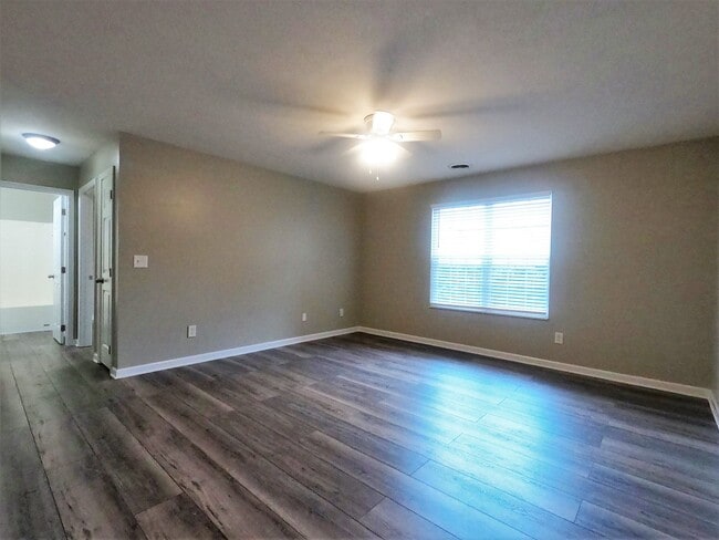 Building Photo - FOUNTAIN CITY: GROUND LEVEL 2 BEDROOM, 2 BATHROOM CONDO IN MAPLE CHASE