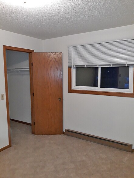 Building Photo - 608 N 4th St