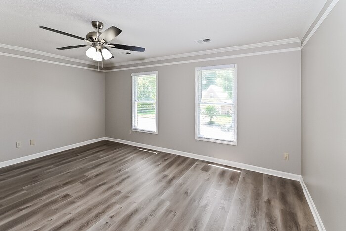 Building Photo - 9008 Country Leaf Cove