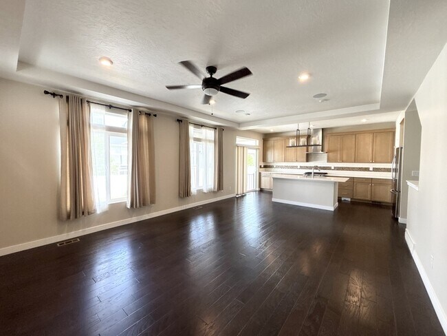 Building Photo - 2676 N Heston Park