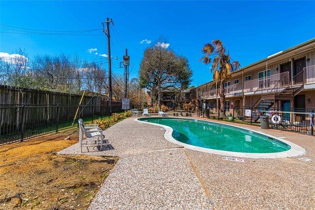 Building Photo - 8110 Albacore Dr