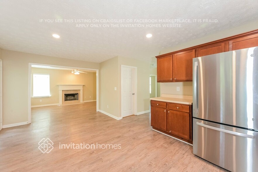 Building Photo - 559 Michael Cir