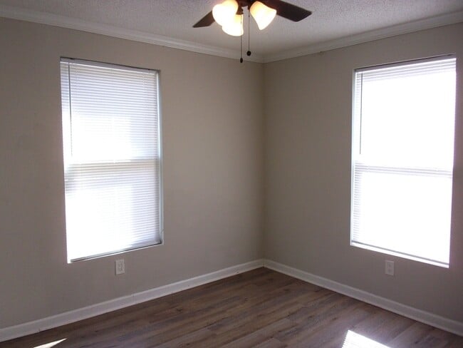 Building Photo - 801 Arlington Ave