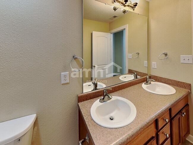 Building Photo - 5647 James Blair Dr