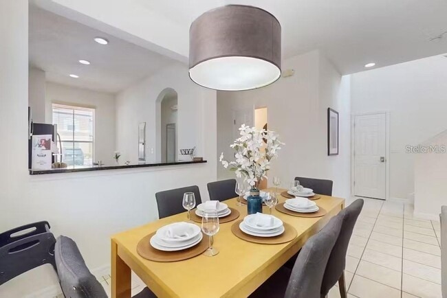 Building Photo - 2713 Roadster Ln