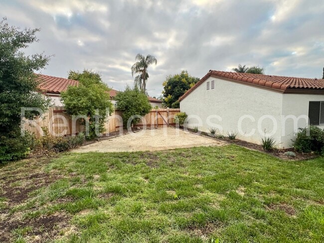 Building Photo - 2723 Malibu Pl