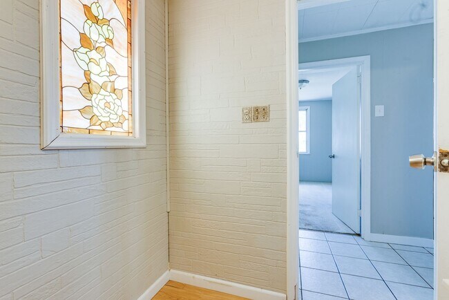 Building Photo - 1783 Arlington Ave